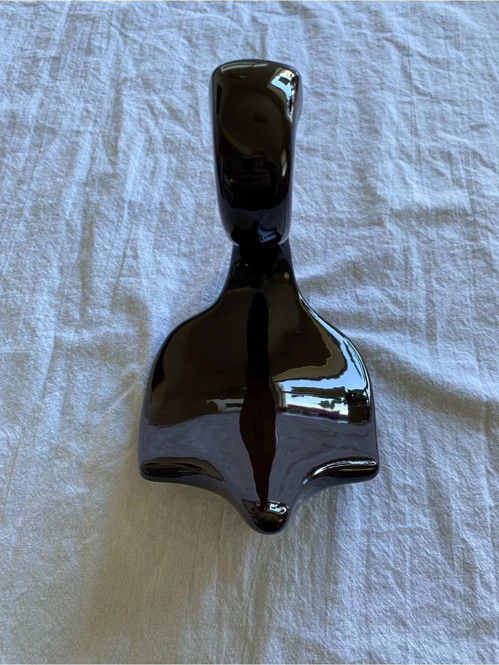 Vintage Nova Designs of California ceramic swan towel holder.